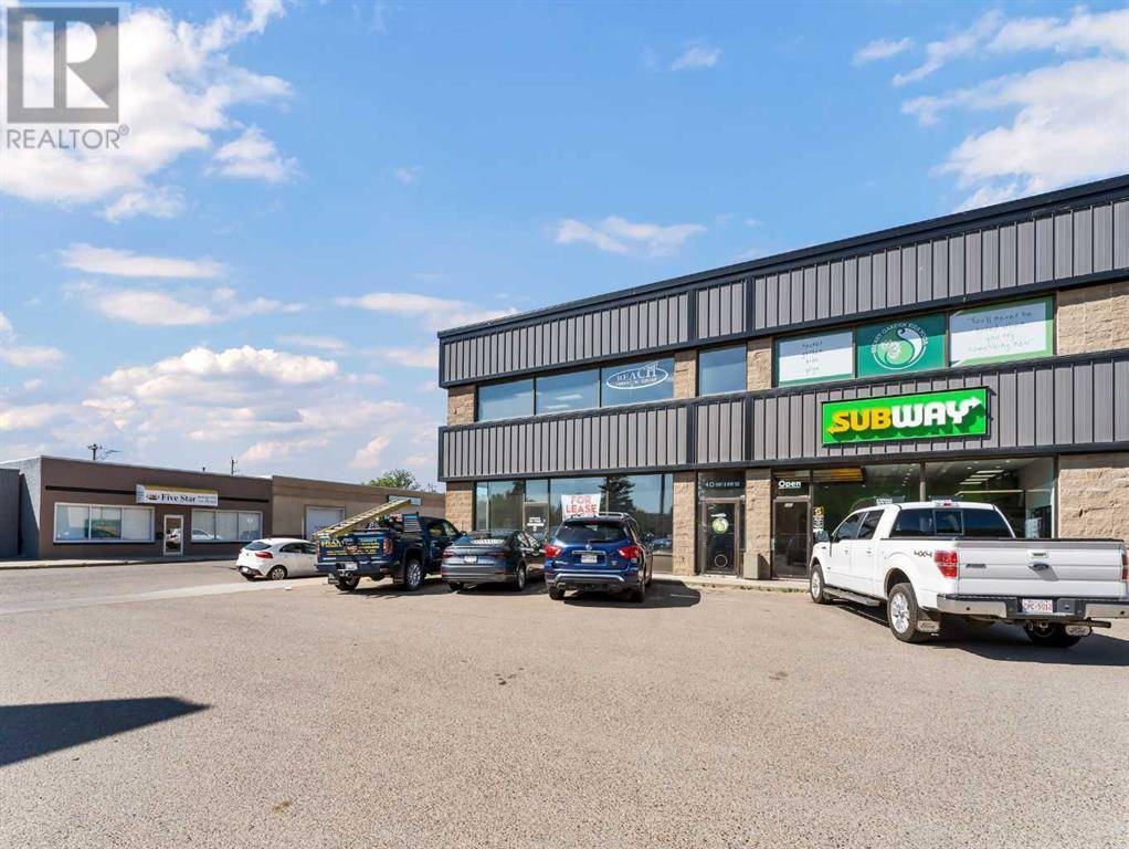 Medicine Hat, AB T1A1G7,202A, 140 Maple Avenue SE
