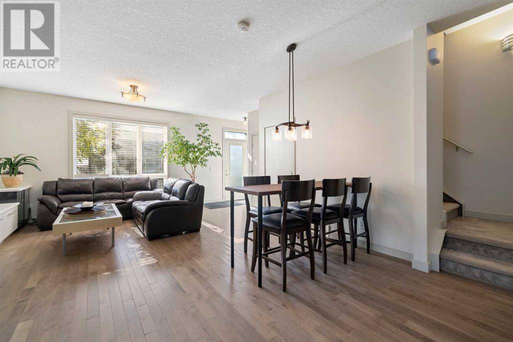 Calgary, AB T2M0P8,2, 709 17 Avenue NW