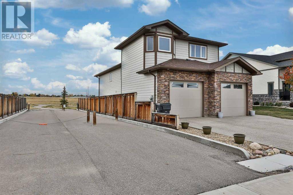 Lethbridge, AB T1K6W3,332 Stonecrest Place W