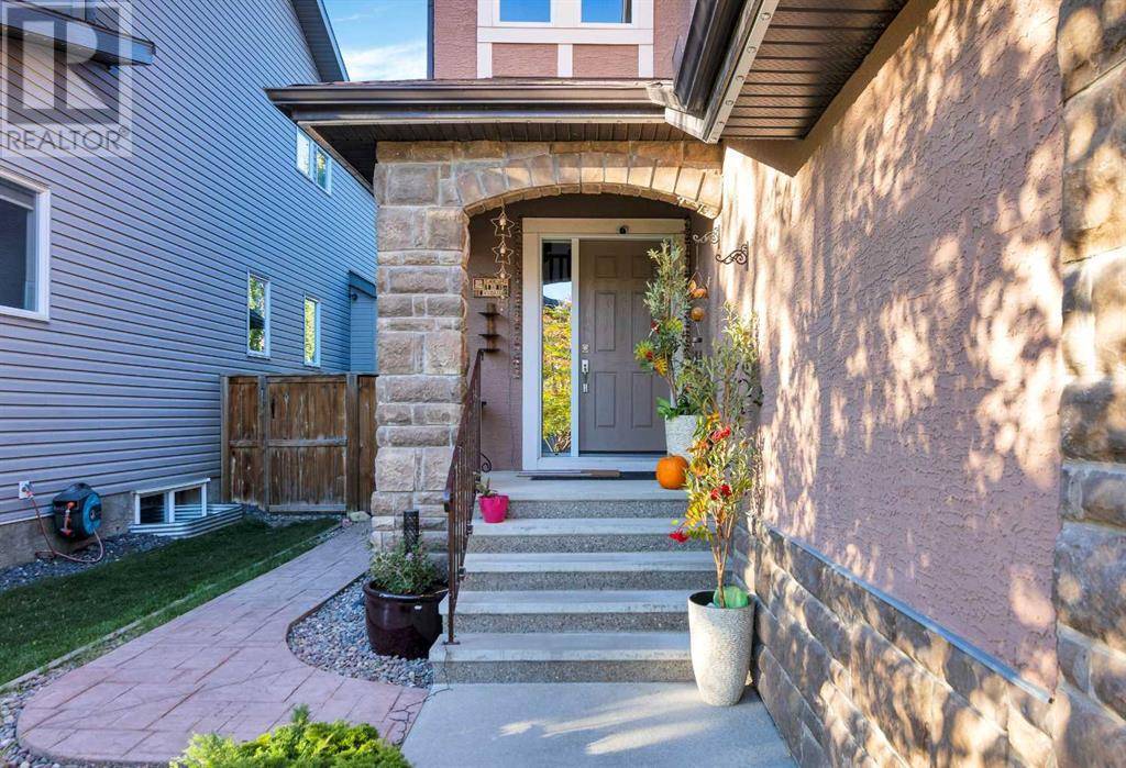 Calgary, AB T3H0R5,141 Aspenshire Crescent SW