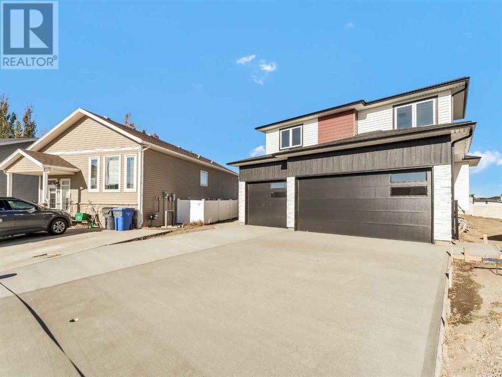 Medicine Hat, AB T1B0M1,32 Somerside Way SE