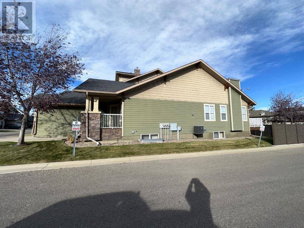 Lethbridge, AB T1K8B8,3, 410 Couleecreek Boulevard S