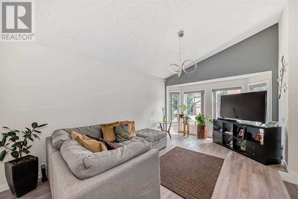 Calgary, AB T3K3B1,23 Sanderling Rise NW