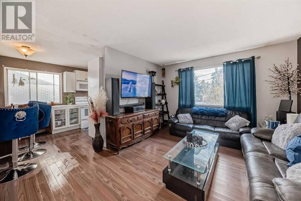 Calgary, AB T3B1P2,7803 34 Avenue NW