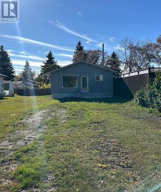 Wainwright, AB T9W1H7,733 9 Avenue