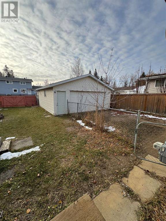 Fort Mcmurray, AB T9H3T9,217 Hillcrest Drive