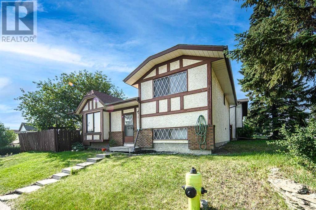 Calgary, AB T3K2Z3,103 sandstone Way NW