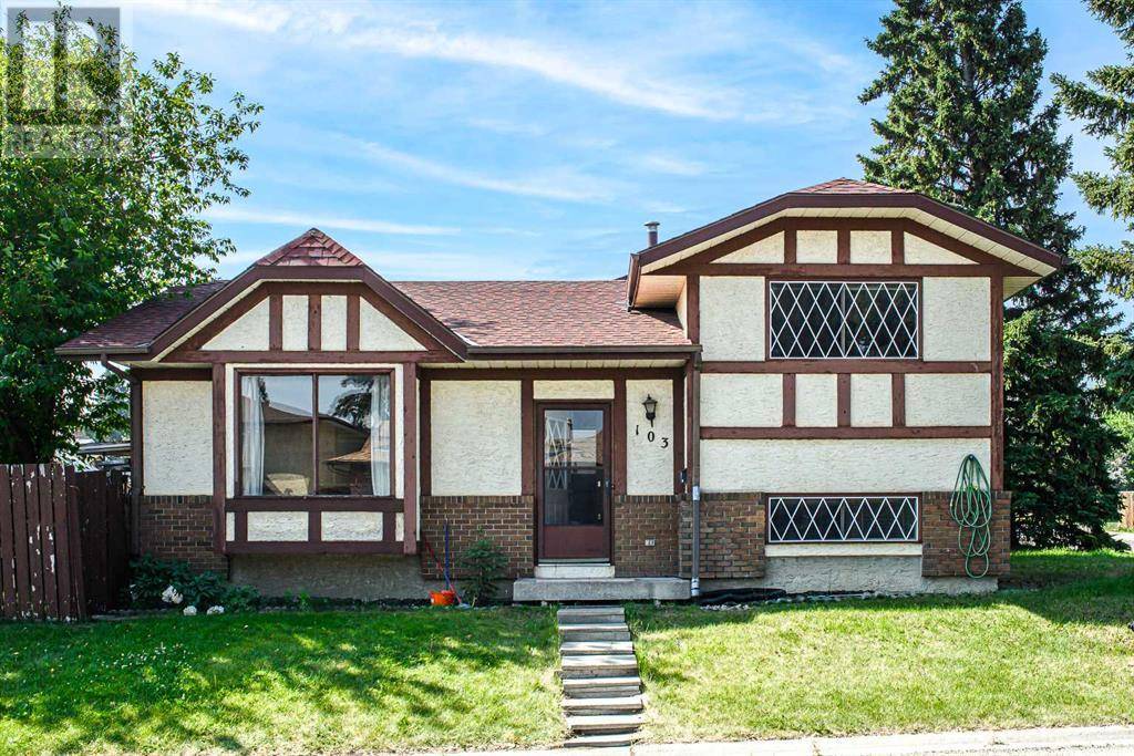 Calgary, AB T3K2Z3,103 sandstone Way NW