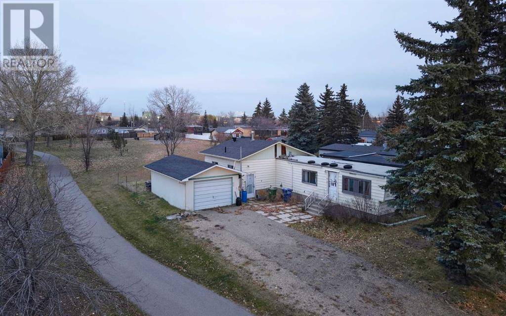 Airdrie, AB T4A1R9,237 Big Hill Circle SE