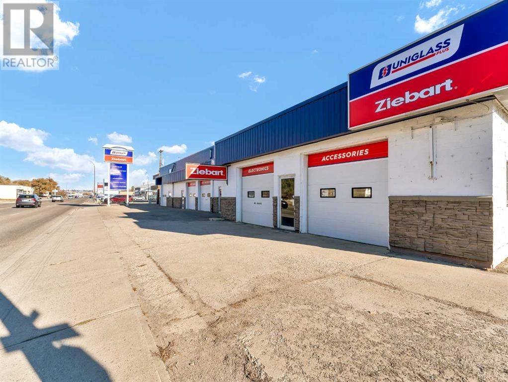 Medicine Hat, AB T1A2Y1,1137 & 1139 Kingsway Avenue SE