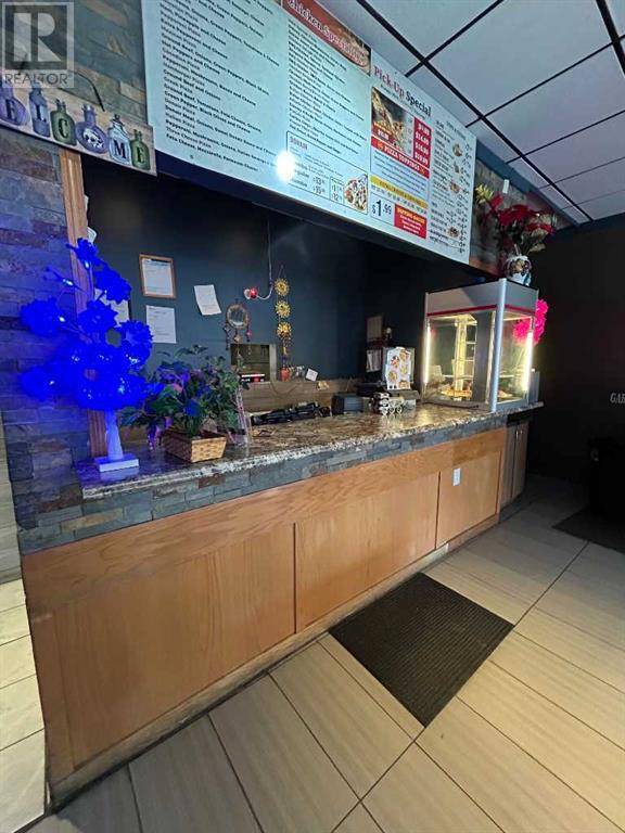 Medicine Hat, AB T1A0H3,570 3 Street SE