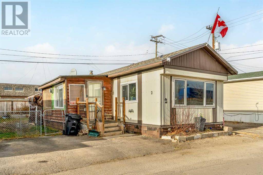 Calgary, AB T2B1A7,2, 2106 50 Street SE