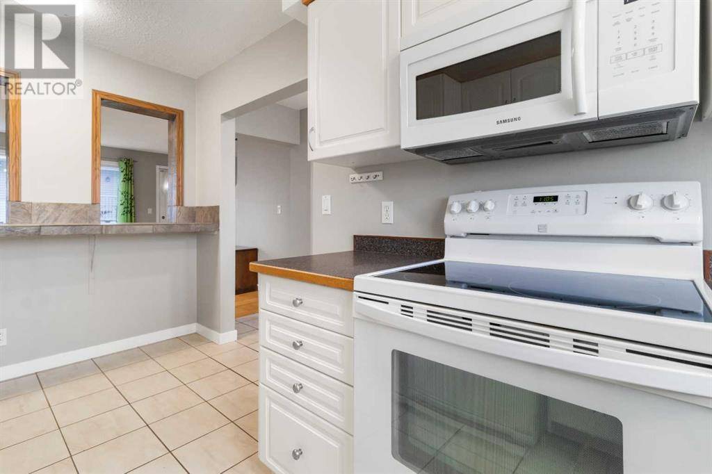 Red Deer, AB T4N1Y1,19, 1 Fir Street