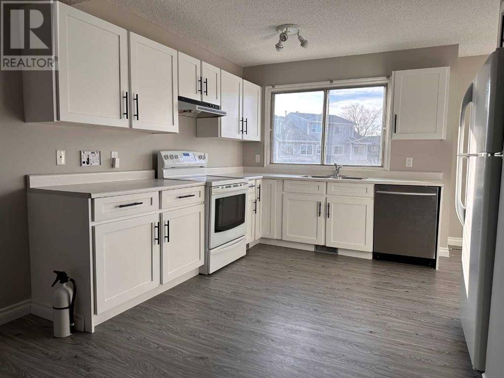 Fort Mcmurray, AB T9H4R4,136 Wylie Place