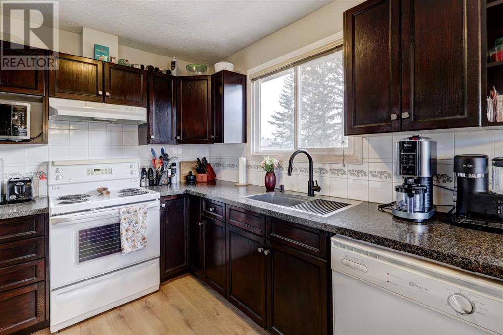 Calgary, AB T3B0C3,5202 Bowness Road NW