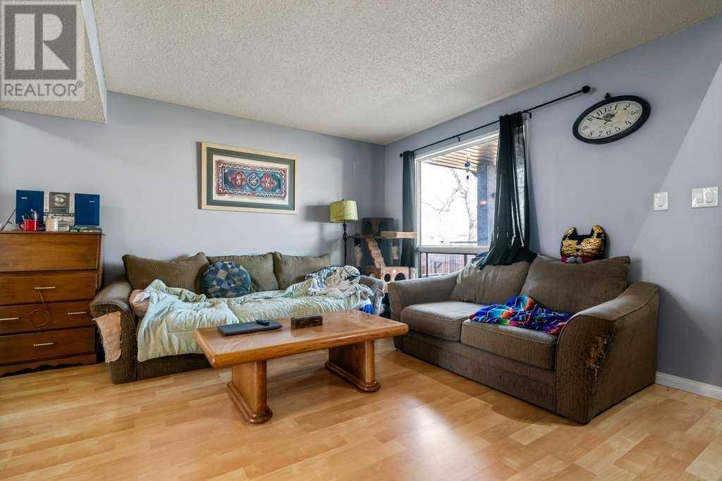 Medicine Hat, AB T1B2N7,124 Southridge Drive SW