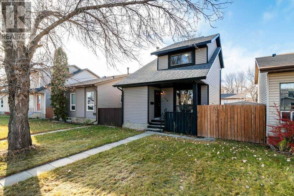 Medicine Hat, AB T1B2N7,124 Southridge Drive SW