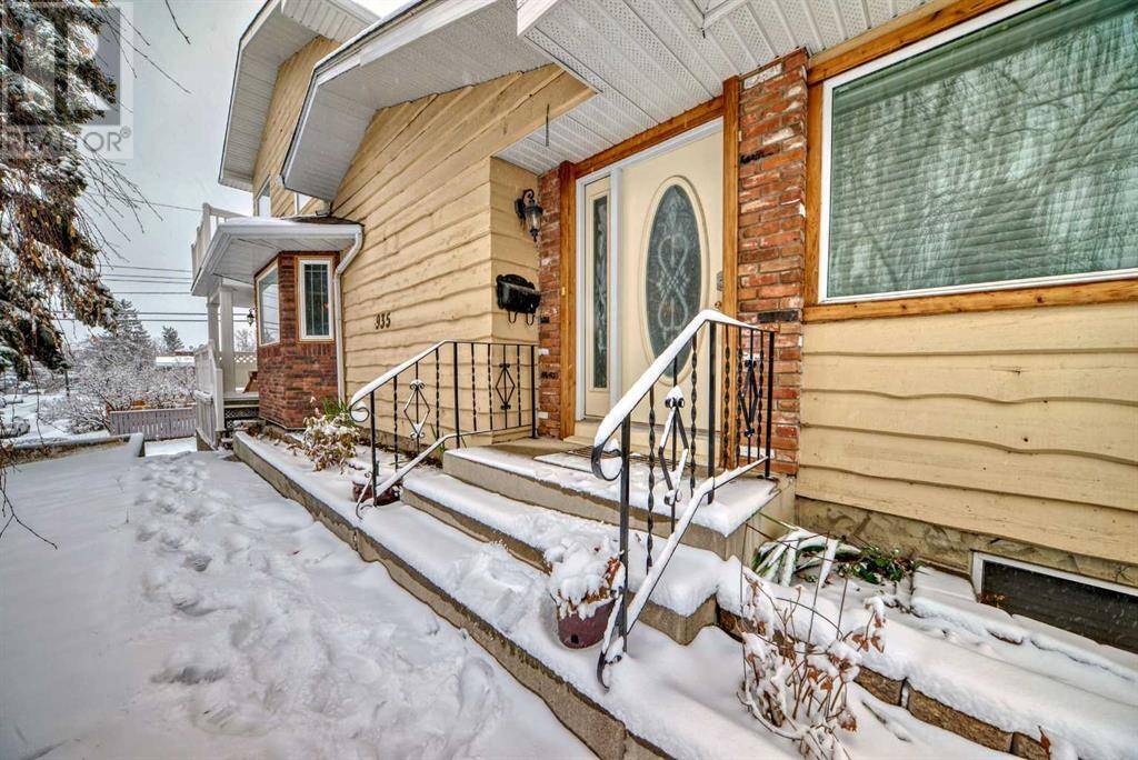 Calgary, AB T2K4N9,935 Hunterston Hill NW