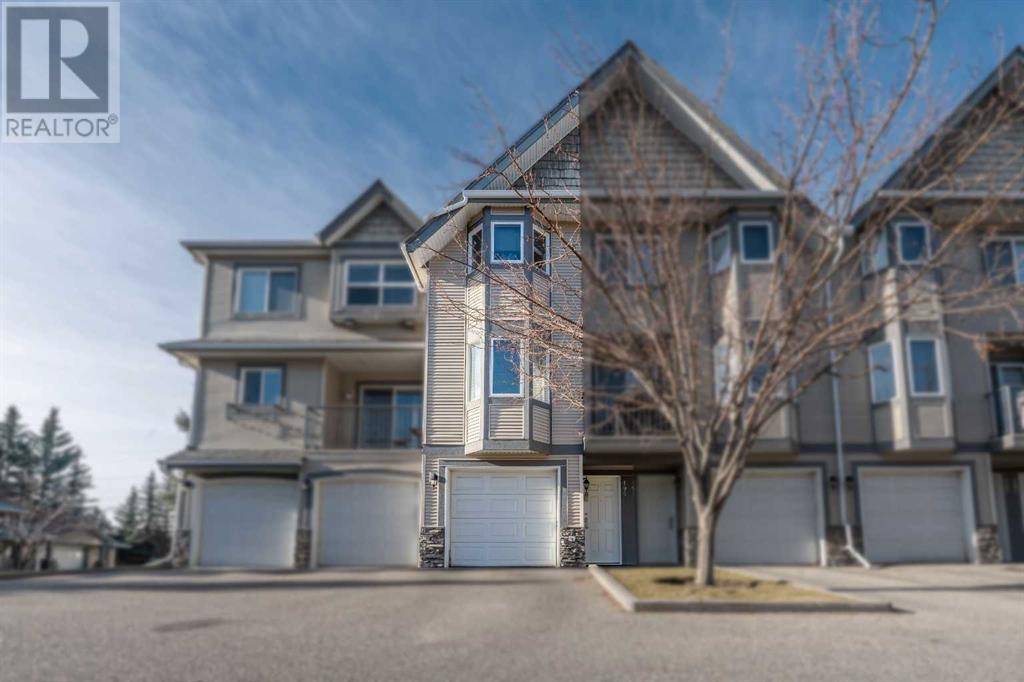 Calgary, AB T2W6J3,195 Cedarwood Lane SW