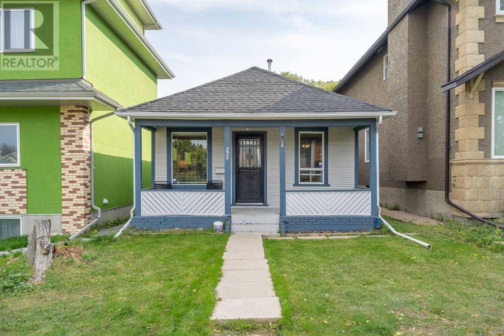 Calgary, AB T2M1C3,225 20 Avenue NW