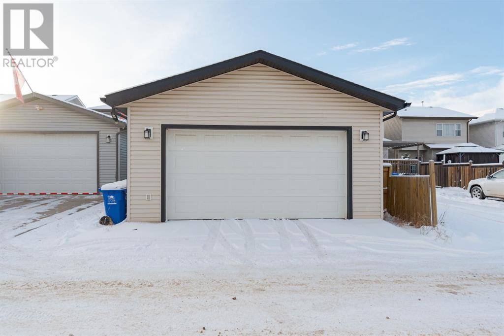 Fort Mcmurray, AB T9K0C2,124 Fox Crescent