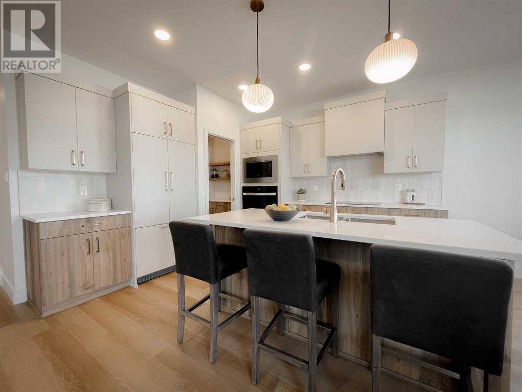 Lethbridge, AB T1J5V1,745 Violet Place W