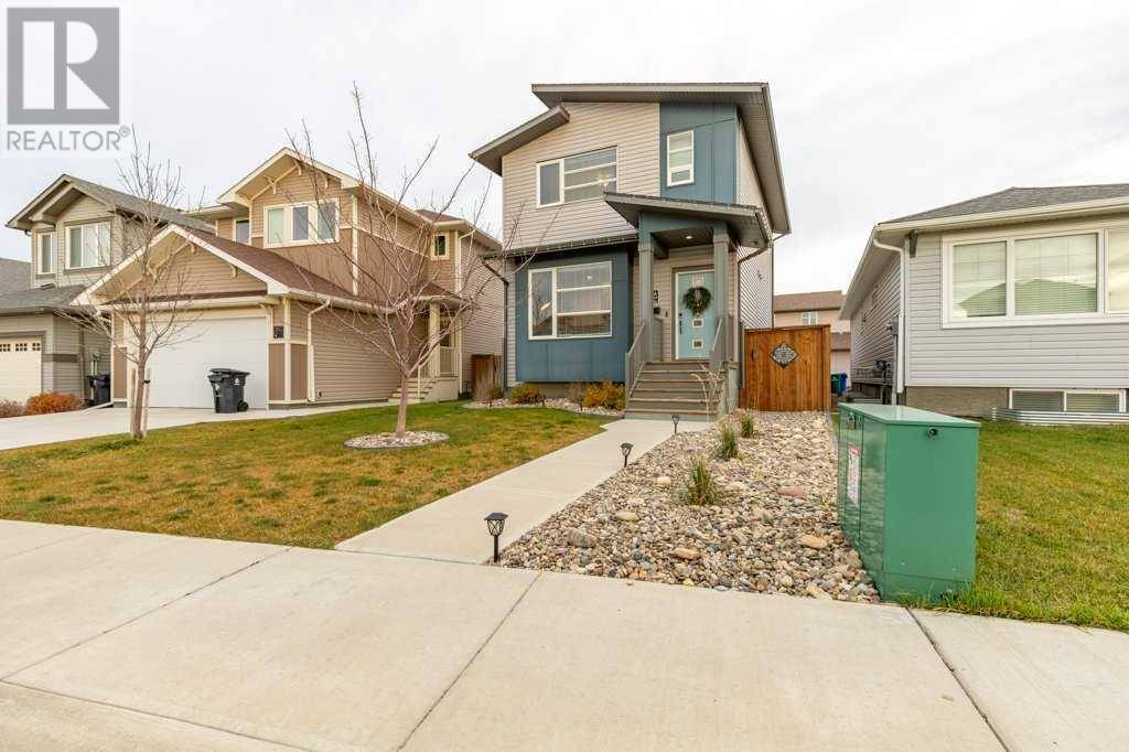 Lethbridge, AB T1J5J8,306 Crocus Terrace W