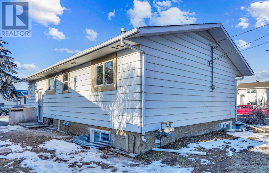 Calgary, AB T2A2J9,1304 Pennsburg Road SE