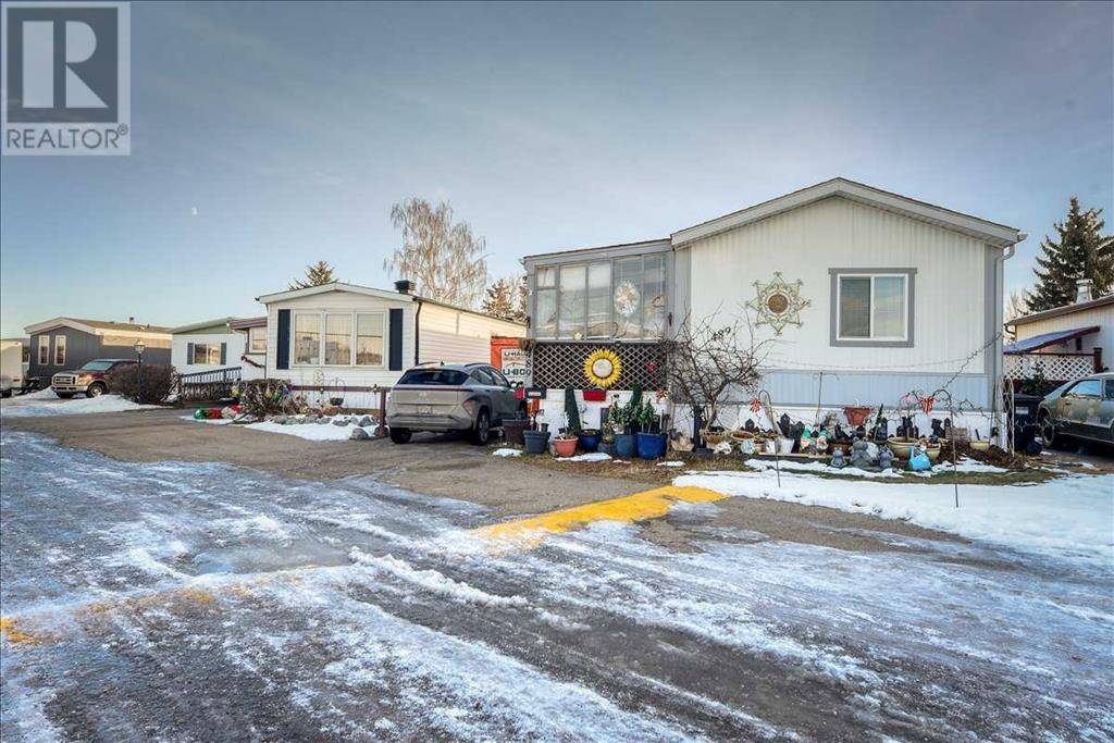 Calgary, AB T3B5P4,489, 3223 83 Street NW