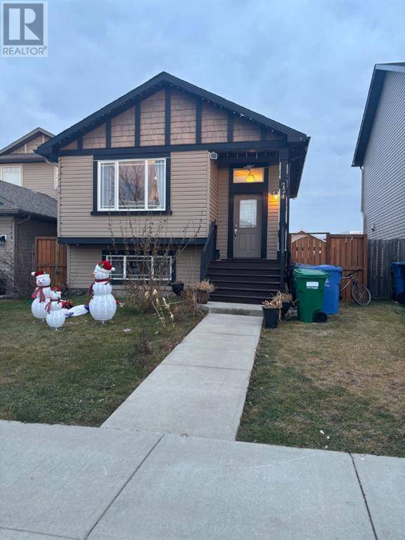 Lethbridge, AB T1H5R5,724 Florence Ho Leong Crescent N