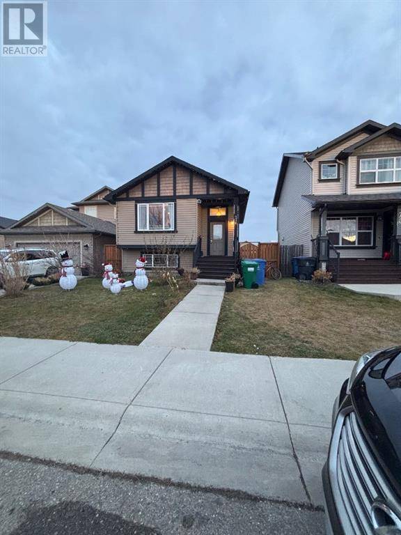 Lethbridge, AB T1H5R5,724 Florence Ho Leong Crescent N