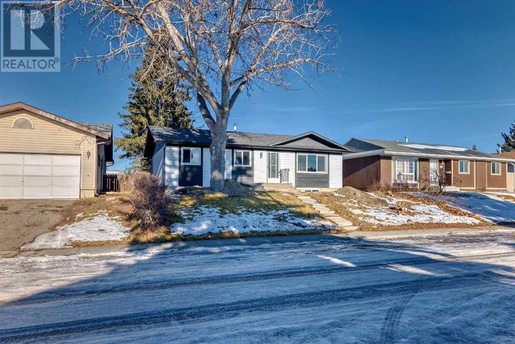 Calgary, AB T2A4S5,232 Manora Crescent NE