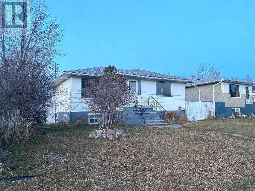 Lethbridge, AB T1H0G8,1703 2B Avenue N