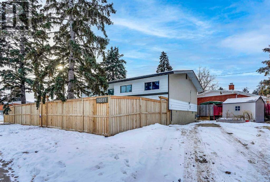 Calgary, AB T2W0H7,10311 Sacramento Drive SW