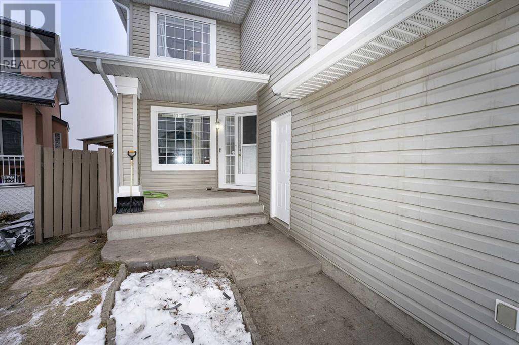 Calgary, AB T3J4Y3,105 Taralea Green NE