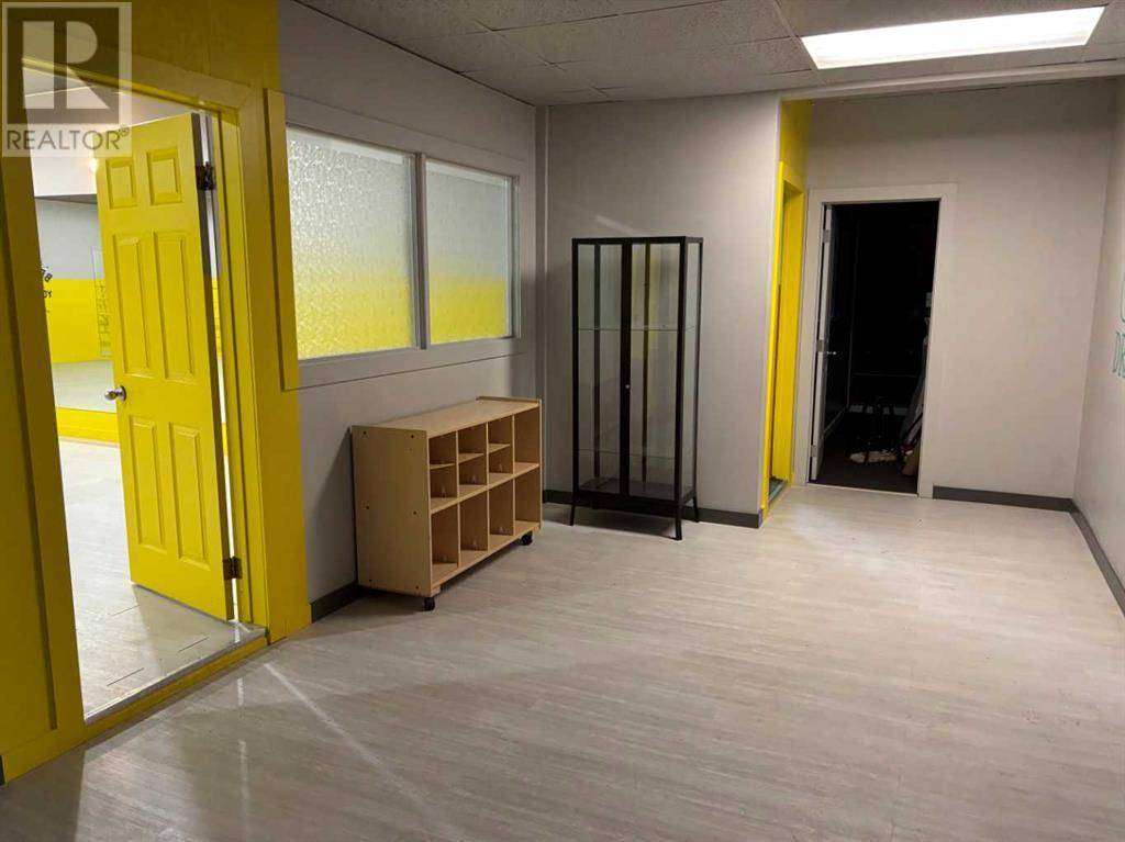 Calgary, AB T2W4N5,11253 30 Street SW