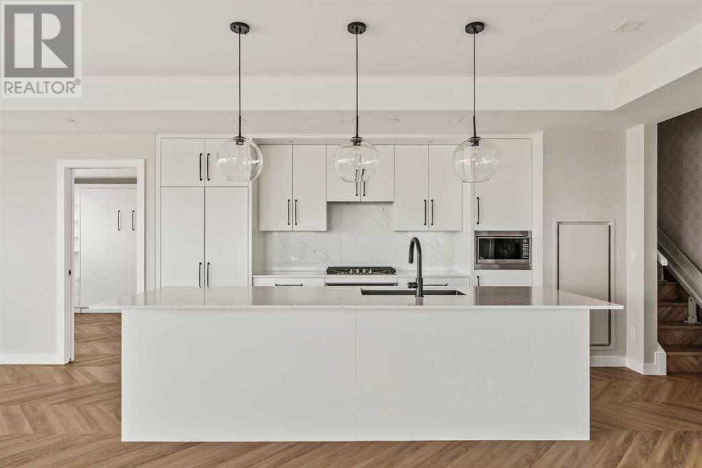 Calgary, AB T3H6B5,717, 8505 Broadcast Avenue SW