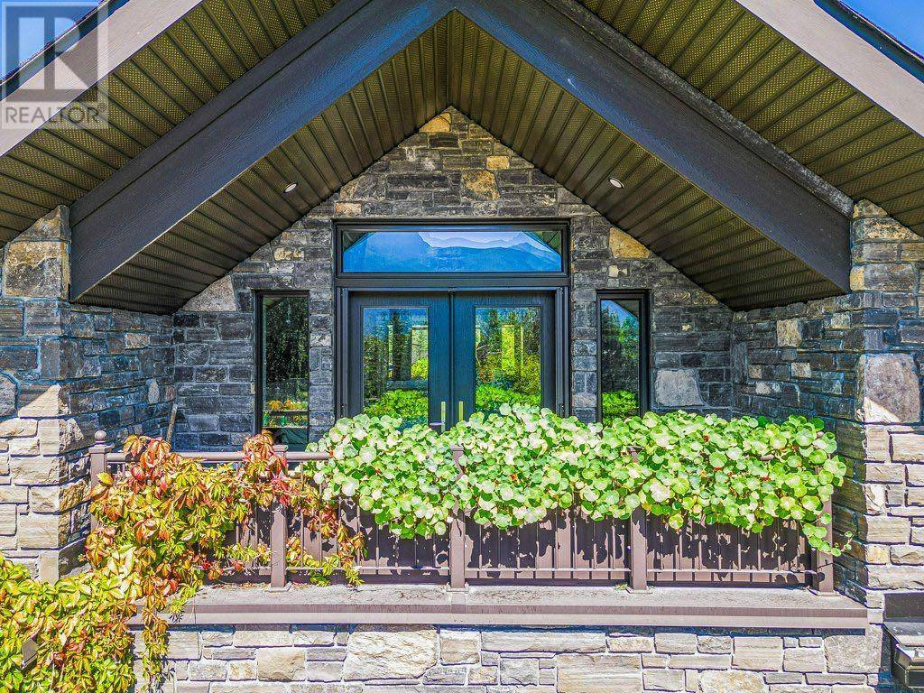 Canmore, AB T1W1Z8,930 9 Street