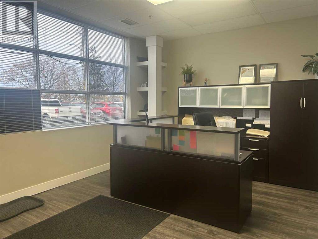 Calgary, AB T2C2R9,11, 4511 Glenmore Trail SE