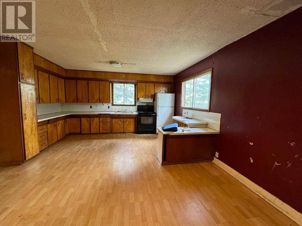Ponoka, AB T4J1G4,5210 58 Avenue