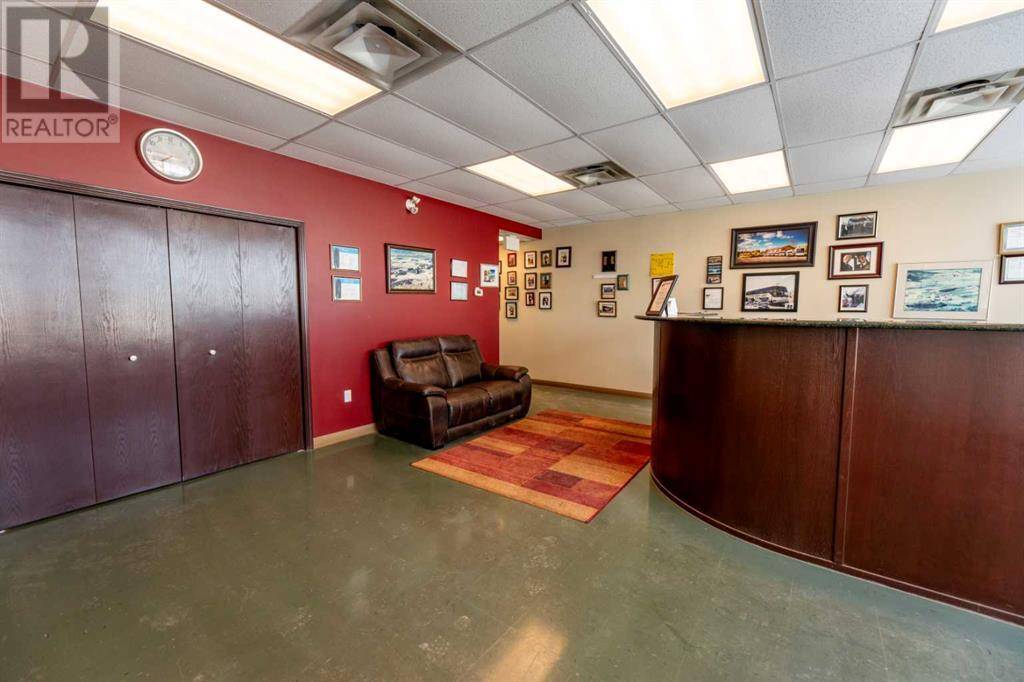 Hinton, AB T7V2G5,156 Steele Crescent
