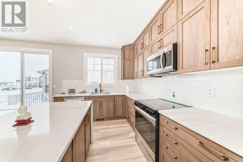 Airdrie, AB T4B5S3,1062 Southwinds Green SW