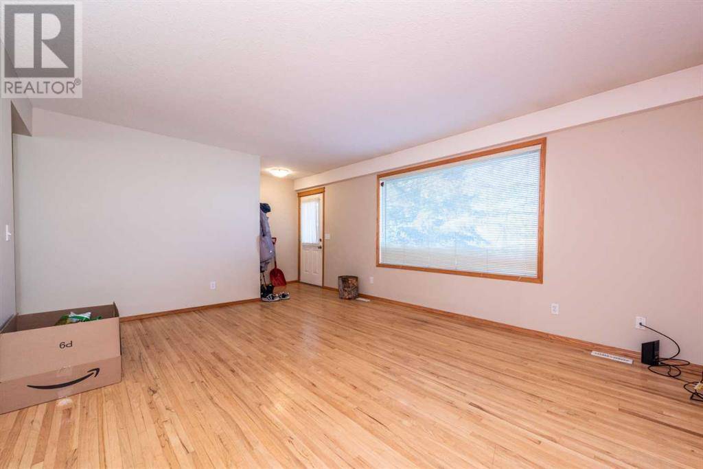 Calgary, AB T3C0S5,3011 12 Avenue SW