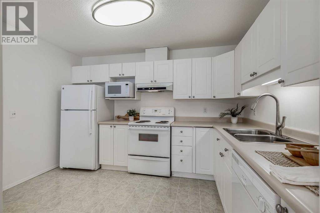 Calgary, AB T3H3N7,3205, 3000 Sienna Park Green SW