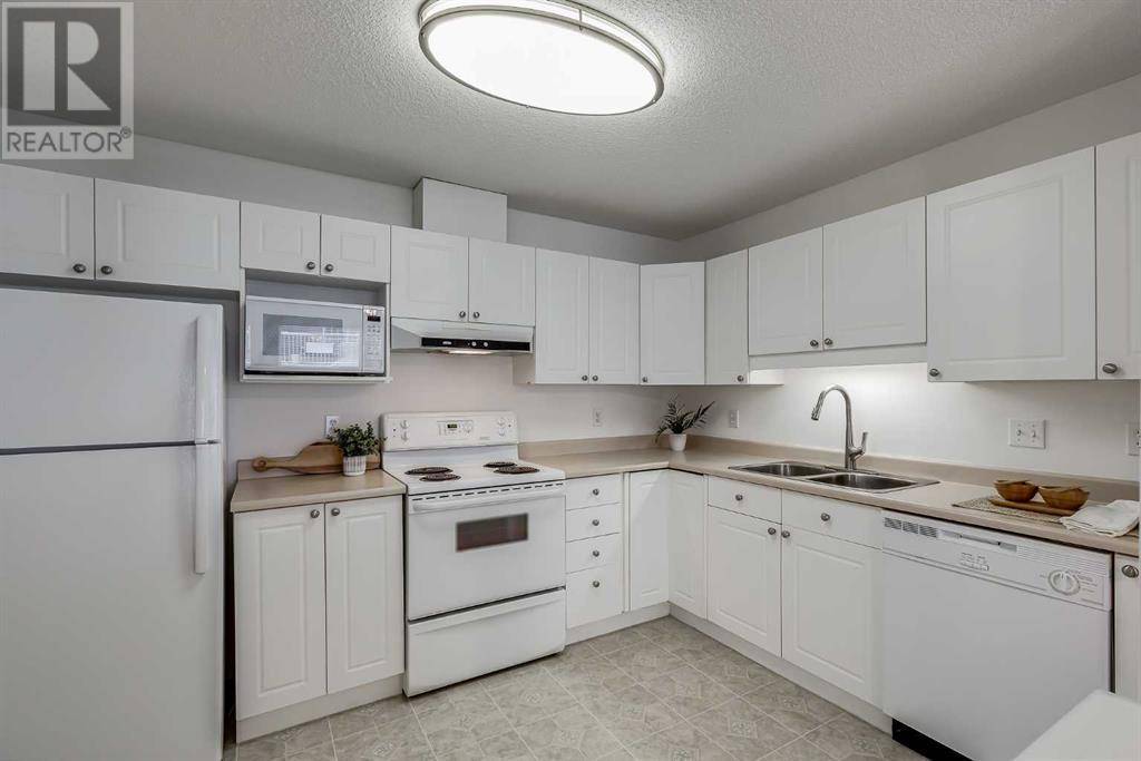 Calgary, AB T3H3N7,3205, 3000 Sienna Park Green SW