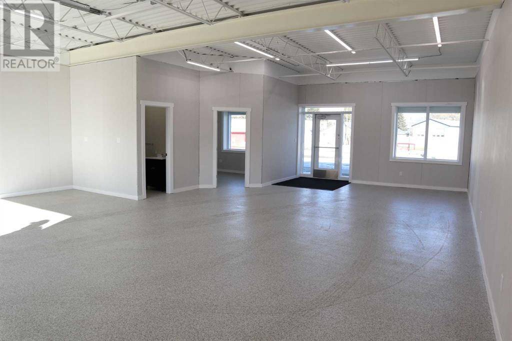 Warburg, AB T0C2T0,5004 51 Street