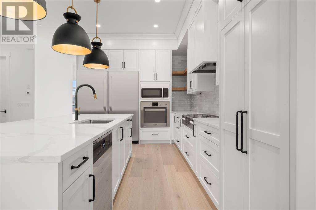 Calgary, AB T2T1K2,1907 28 Avenue SW
