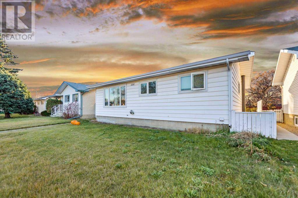 Calgary, AB T2B1H4,2211 43 Street SE