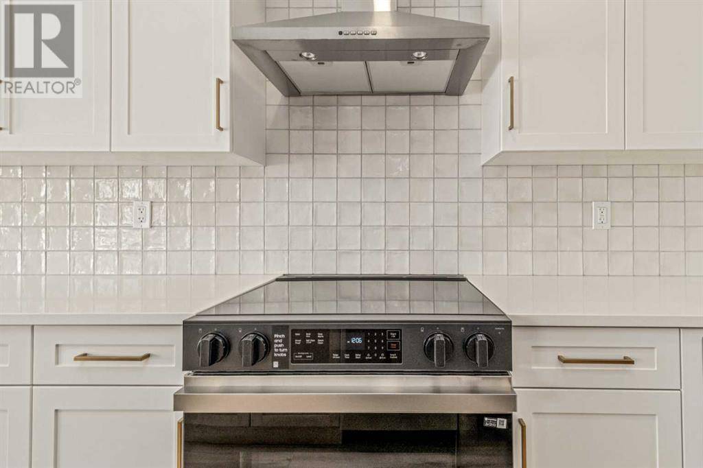 Lethbridge, AB T1J5V1,766 Violet Place W