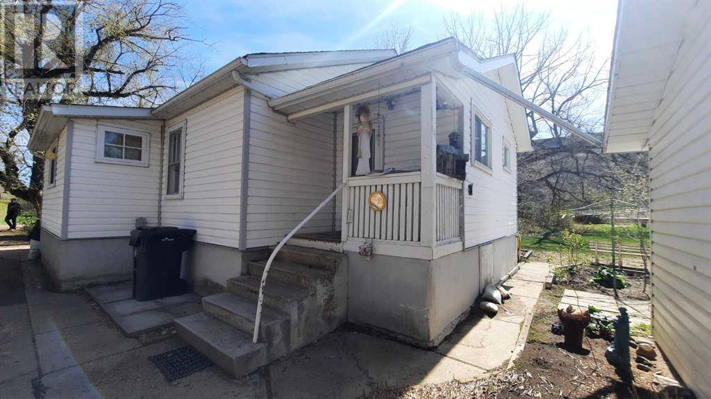 Drumheller, AB T0J1B0,227 6 Street
